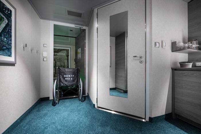 MSC Cruises MSC Virtuosa Deluxe Balcony with Partial View for Guests with Disabilities or Reduced Mobility BP ©MSC Rights 4.jpg